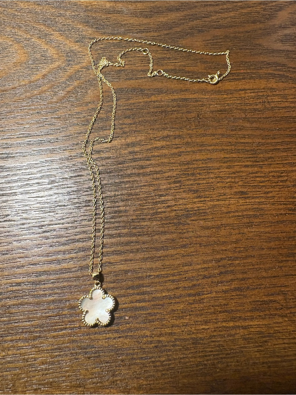 Source Unknown Gold Chain Necklace with White Mother-of-Pearl Clover Pendant